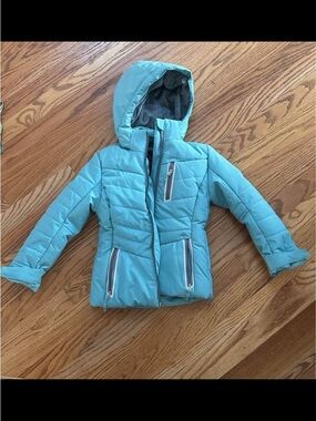 AQ Girls Winter Jacket (Size
5/6)